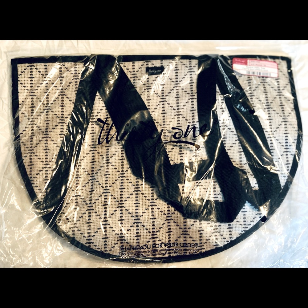 Round Utility Tote by Thirty-One